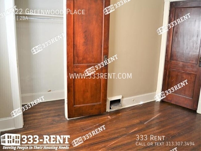 Building Photo - 4222 Greenwood Pl