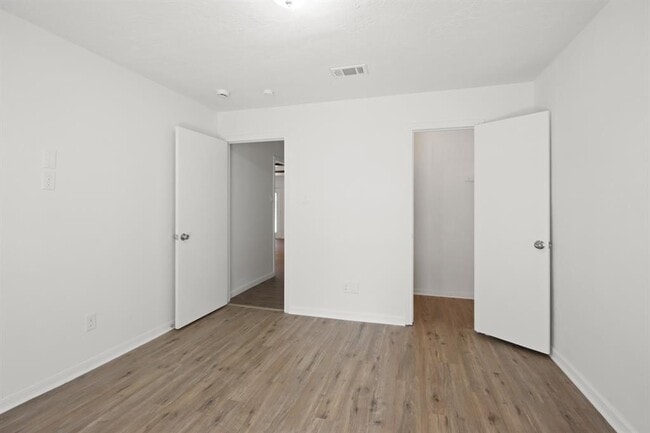 Building Photo - 24607 Green Moss Dr