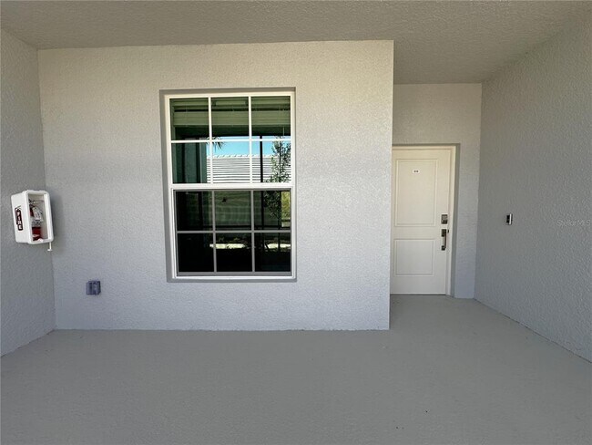 Building Photo - 14231 Heritage Landing Blvd