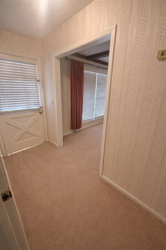 Building Photo - 5 BR 3 full BA House