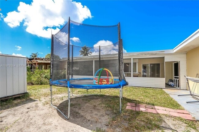 Building Photo - 7769 Biltmore Blvd