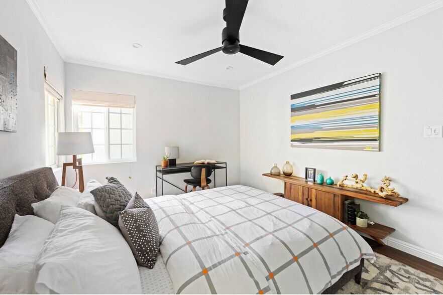 Building Photo - 1772 S Orange Grove Ave