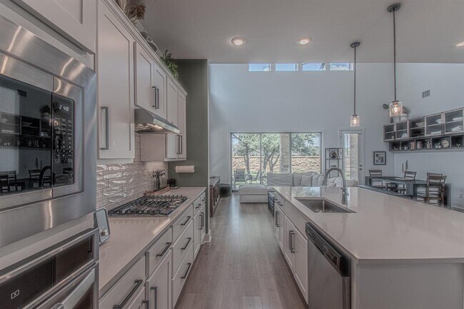 Building Photo - 308 Millbend Rd