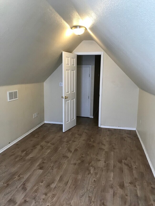 Building Photo - Spacious 3BDRM Home in Blackberry Ridge, V...