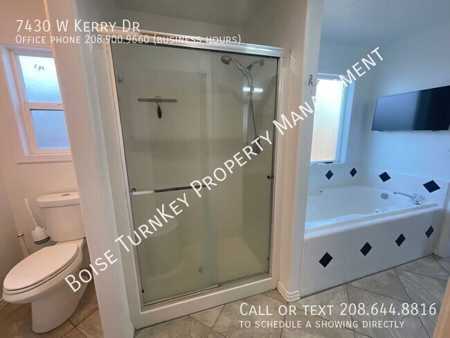 Building Photo - 7430 W Kerry Dr