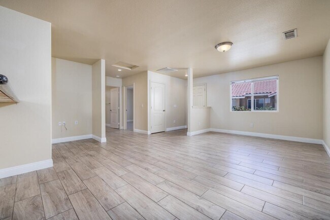 Building Photo - 16201 Viho Rd