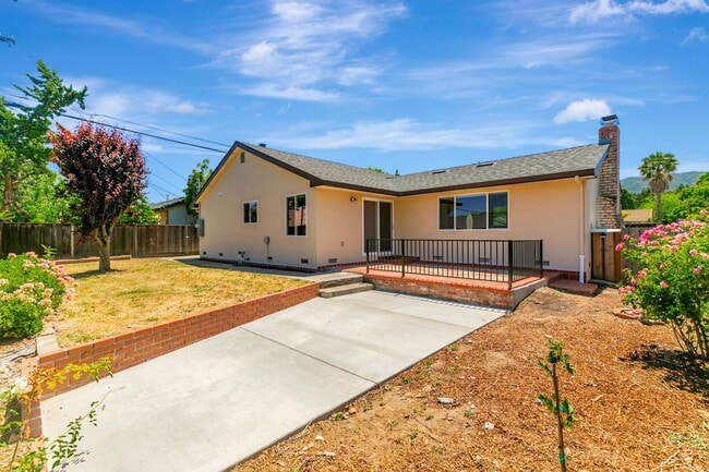 Building Photo - Move-In Ready Cambrian Gem – New Appliances and many upgrades!