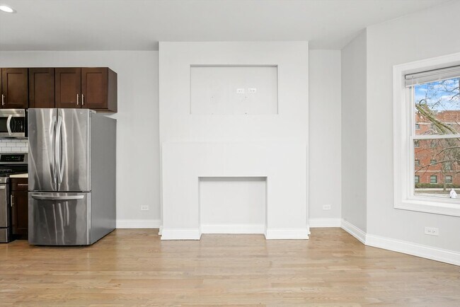 Building Photo - 4819 S Vincennes Ave