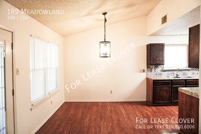 Building Photo - 189 Meadowland-
