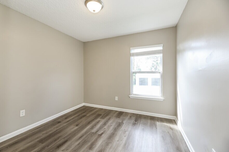 Building Photo - 7053 Civic Club Dr