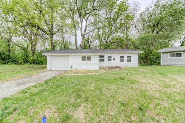 Building Photo - 6837 St Olaf Dr