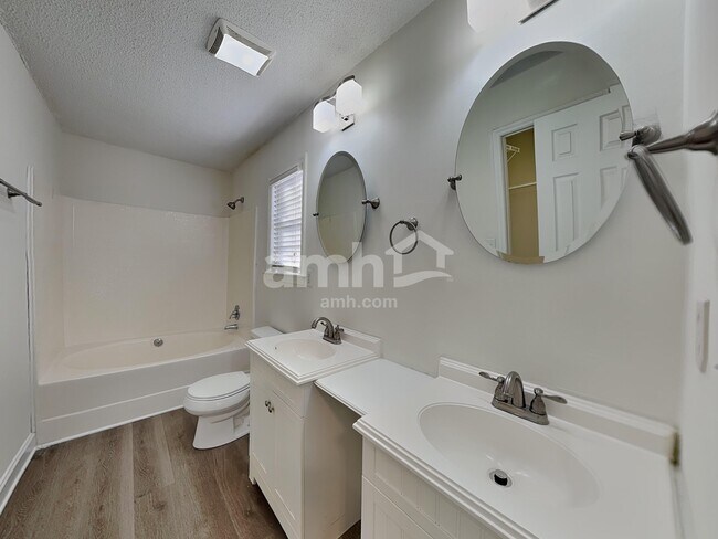 Building Photo - 5420 Springhouse Farm Rd