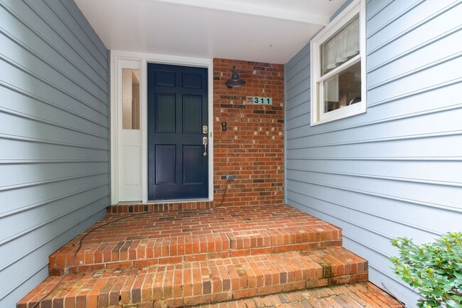 Building Photo - Spacious 4-Bedroom Carrboro Home with Dual...