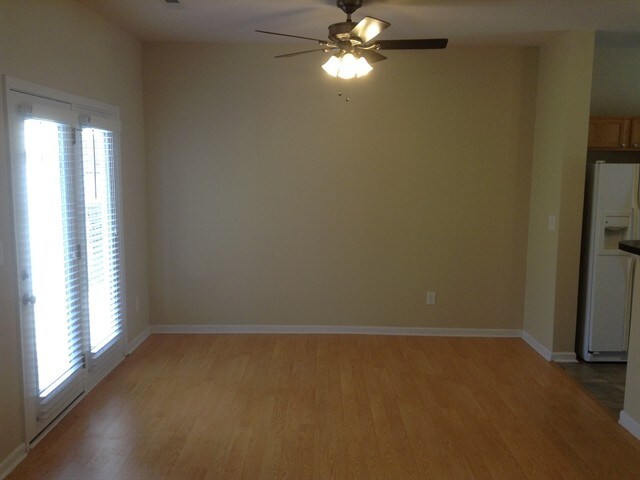 Building Photo - 9149 Glenashley Dr