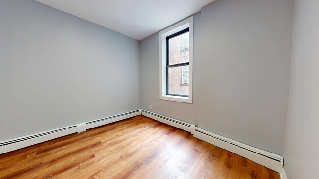 Building Photo - 14 65th St
