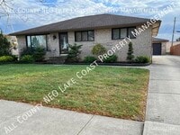 Building Photo - 9953 Shady Ln