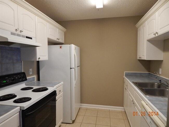 Building Photo - 3332 Argonaut Dr