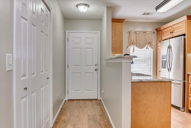 Building Photo - 136 Haley Dr