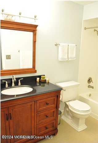 Building Photo - 13 S Pointe Cir