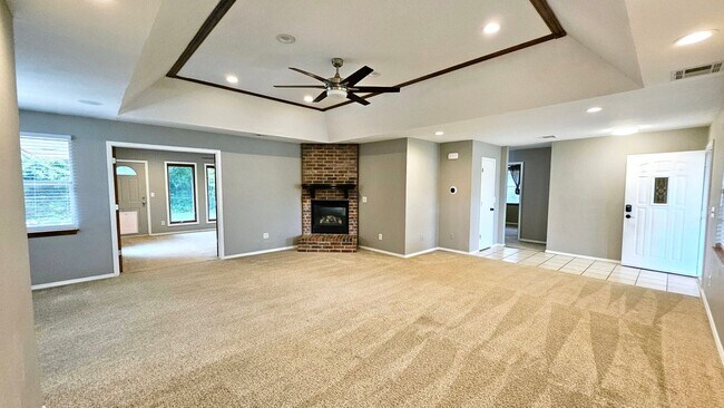 Building Photo - Inviting Home with Bonus Workshop Space!