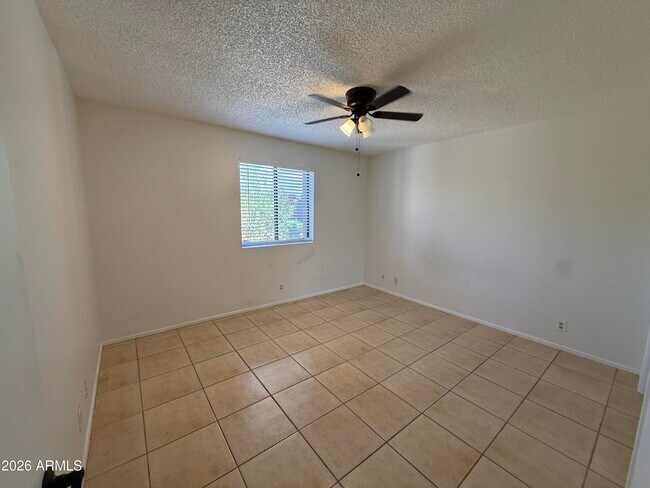 Building Photo - 415 N 64th Pl