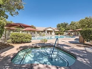 Building Photo - 6260 Huntington Ridge Ave