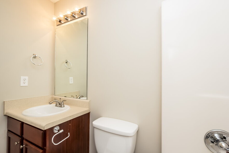 Building Photo - 53 Birchfield Ct