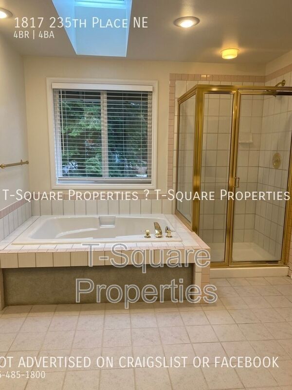 Building Photo - 1817 235th Pl NE