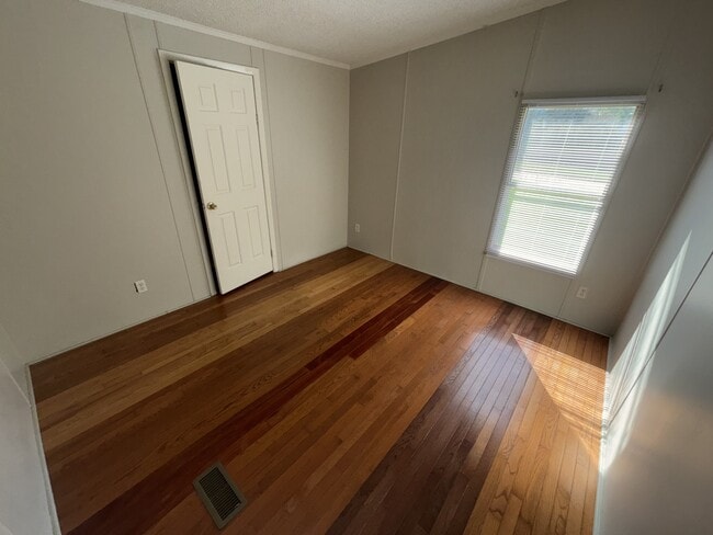 Building Photo - 144 Cassidy Ln