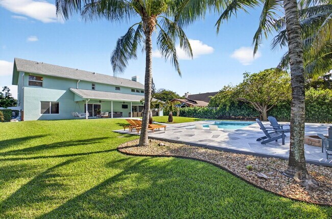 Building Photo - 6701 Hillside Ln