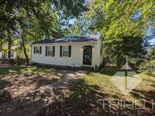 Primary Photo - Adorable 2bed/1bath house w/ FENCED IN YARD