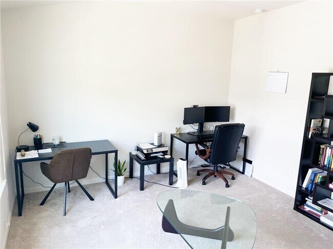 Building Photo - 757 Cady Way