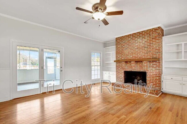 Building Photo - 115 Church Aly