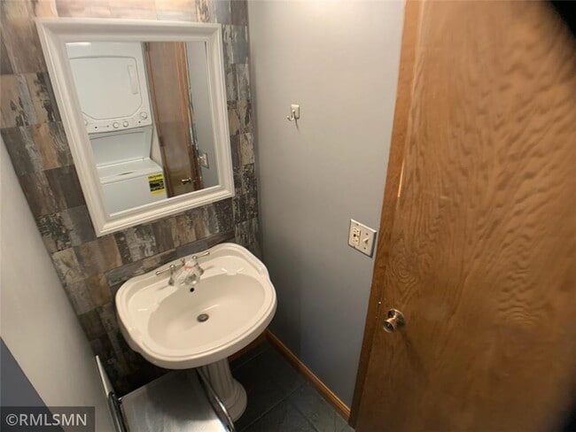 Building Photo - 3151 Dean Ct