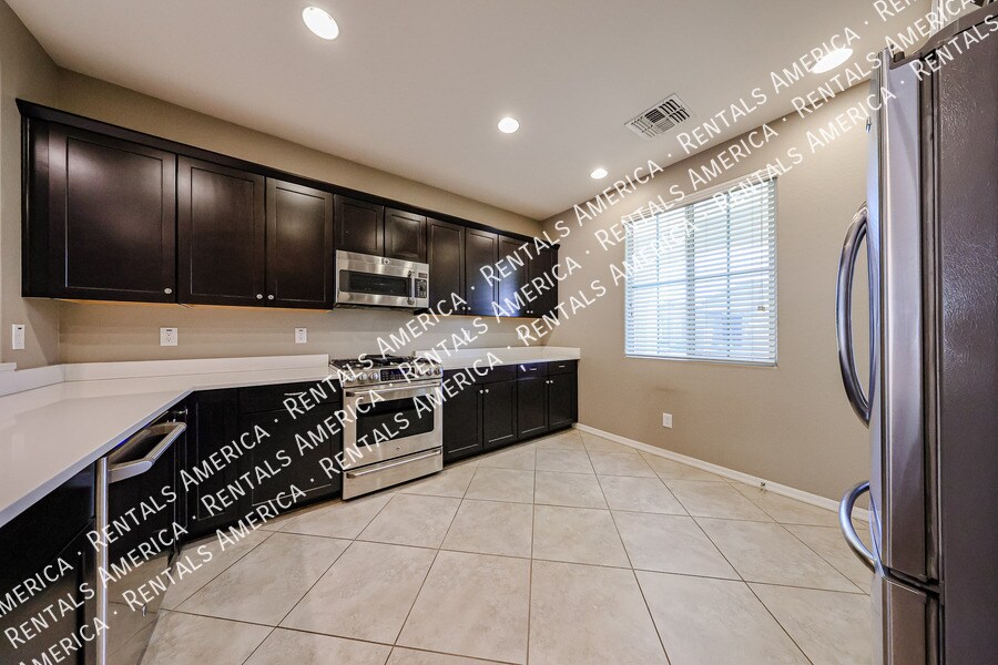 Building Photo - 276 E Coconino Dr