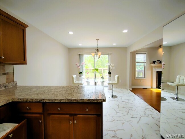 Building Photo - 441 Riverwalk Dr