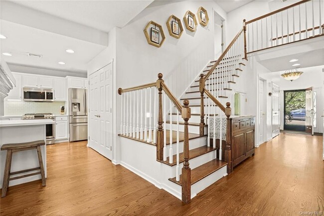 Building Photo - 912 Heritage Hills