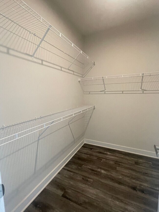 Building Photo - Luxury 3BR Townhome in Langtree- Modern Finishes & Prime Location!