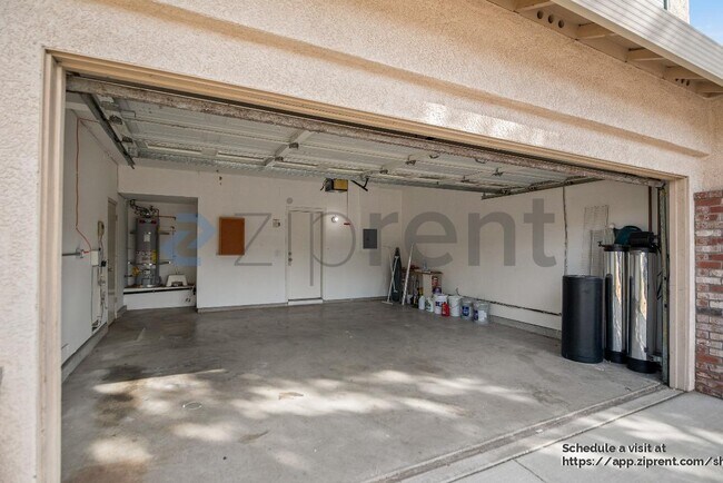 Building Photo - 514 Issac Ct