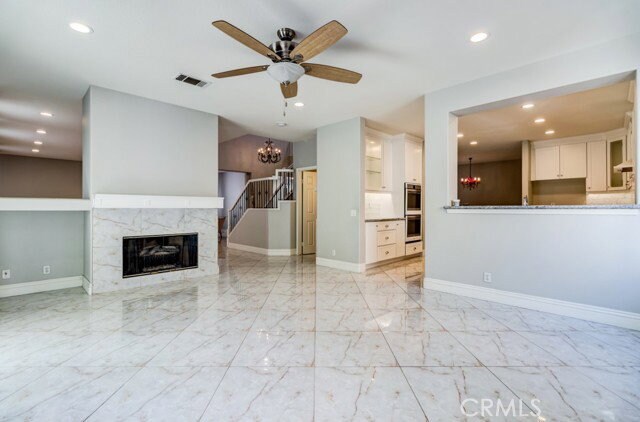 Building Photo - 8 Zinnia