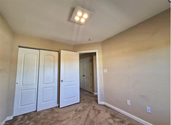 Building Photo - 279 Tigerlilly Dr