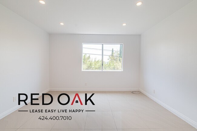 Building Photo - 3540 Fletcher Dr