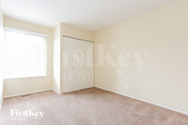 Building Photo - 185 Mulford Dr