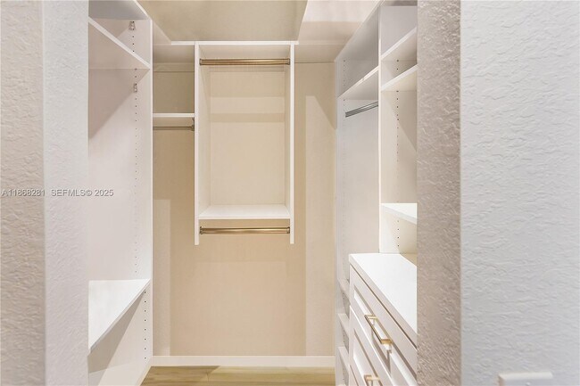 Building Photo - 16550 SW 77th Ct