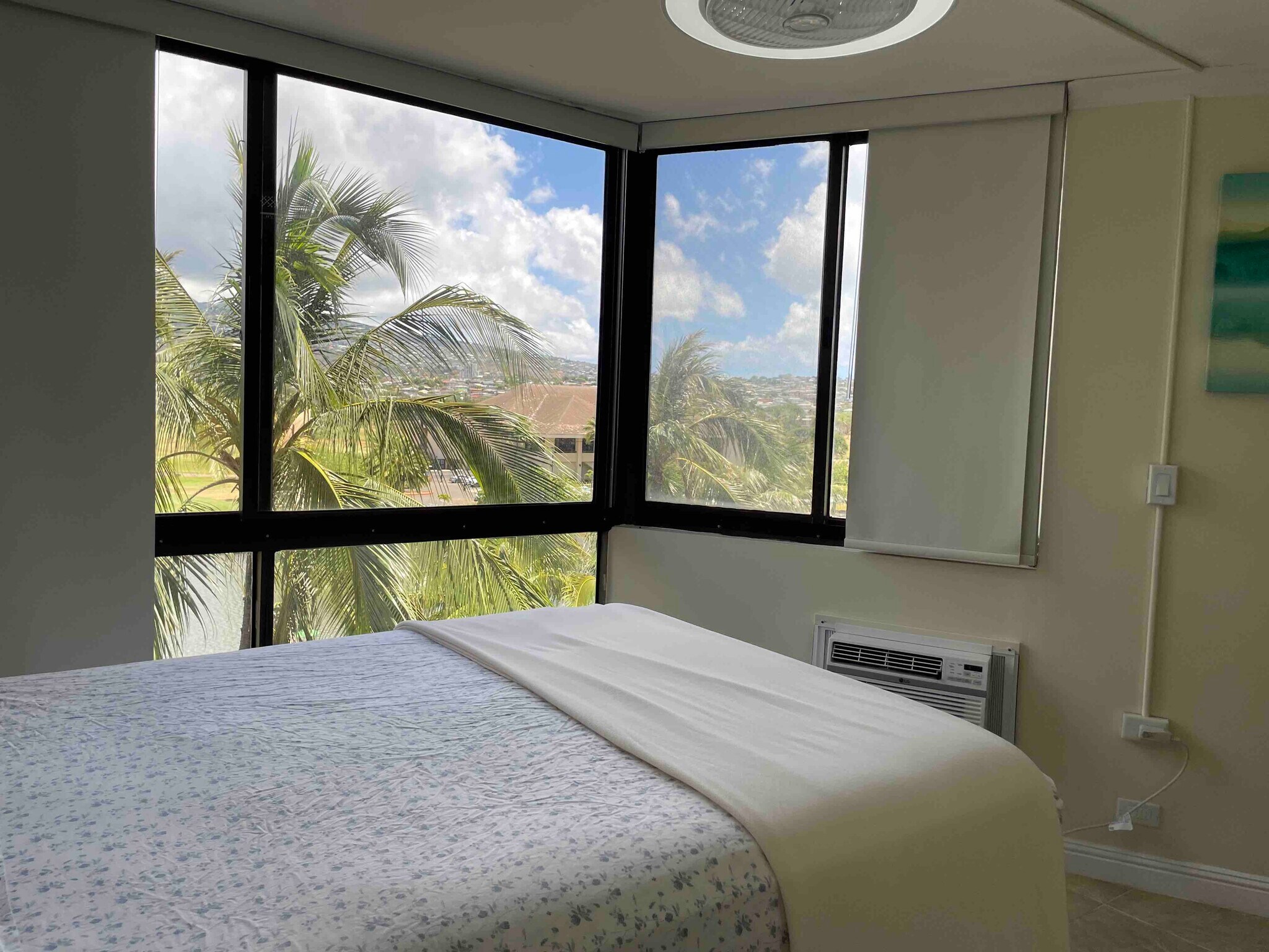 master bedroom - 320 Liliuokalani Ave