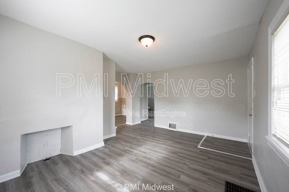 Building Photo - 1415 W Pruitt St