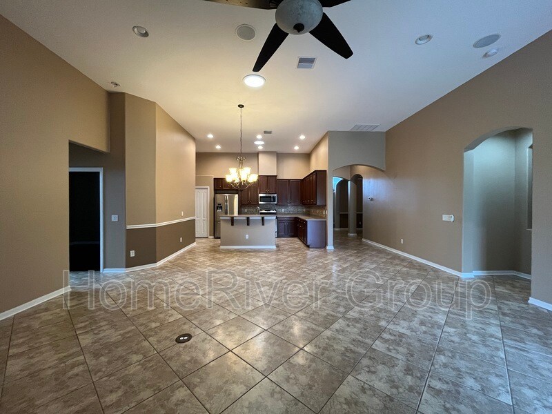 Building Photo - 8426 White Poplar Dr