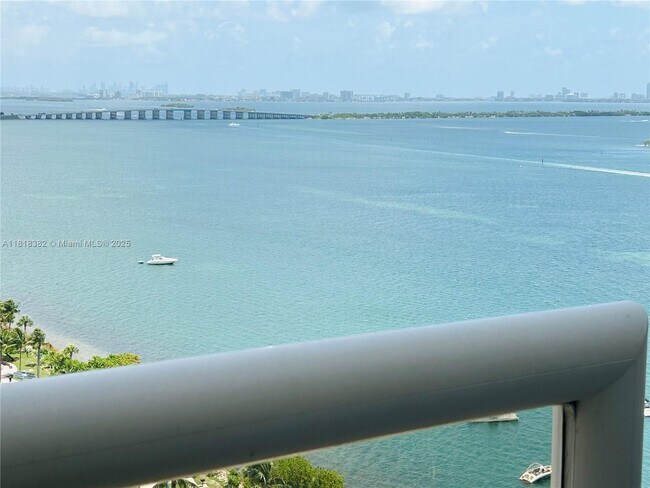 Building Photo - 1717 N Bayshore Dr
