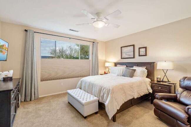 Building Photo - 16418 W Desert Lily Dr