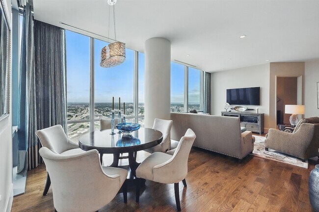 Primary Photo - 1301 Throckmorton St